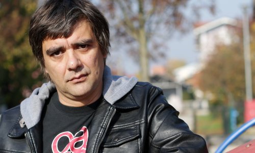 Preminuo jedan od najznačajnijih pisaca mlađe generacije Bekim Sejranović, potreseni kolege i prijatelji: Veće oči i veće srce teško ste mogli sresti...