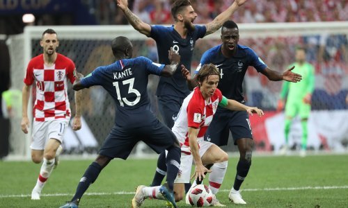 Nikome nije jasno zašto je francuski nogometaš prodao svoju zlatnu medalju osvojenu u finalu SP-a protiv Hrvatske; iznos koji je dobio za mnoge je iznenađenje