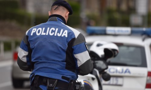 U prometnoj nesreći u Dubrovniku teže ozlijeđen motociklist kojem je vozačica auta oduzela prednost