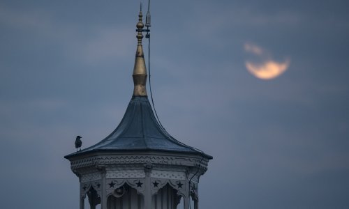 [VIDEO] Nepoznata osoba hakirala sustav za pozivanje na molitvu i s minareta pustila poznatu antifašističku himnu