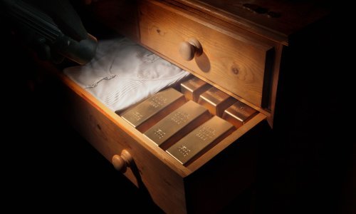 Dječaci gradili kućicu u vrtu pa u bakinom ormaru pronašli zaboravljeno blago