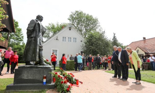 Dan mladosti u Kumrovcu: 'Korona će završiti, ali mi 30 godina bolujemo od virusa šovinizma i nacionalizma koji ne prestaje'