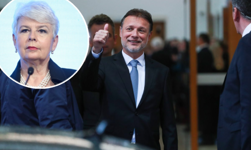 Jandroković odgovorio Raspudiću: 'Nisam gledao, bio sam kod kćeri. Naime, imam troje djece... s istom ženom'. Jadranka Kosor ga poklopila: 'To je nevažno'