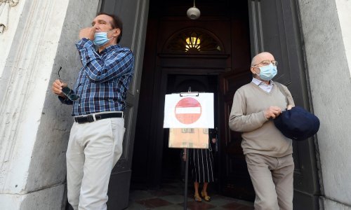 Na misi u Frankfurtu koronavirusom se zarazilo 107 osoba