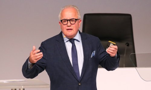 Predsjednik Njemačkog nogometnog saveza pozvao na ograničavanje plaća nogometašima: 'Moramo naučiti iz ove krize'