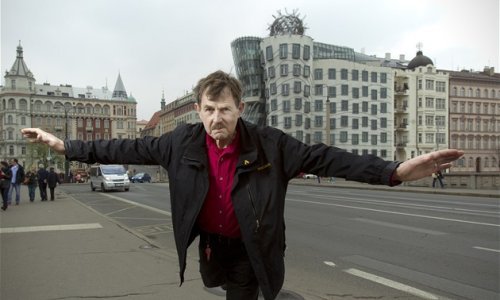 Filmska životna priča rođenog Zagrepčanina, autora čuvene praške Kuće koja pleše