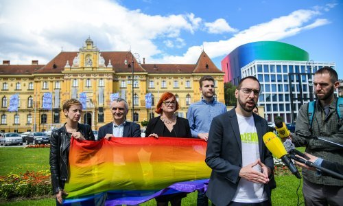 [VIDEO] Tomašević: Bandić postavljanjem zastava Hoda za život traži nove političke zaštitnike