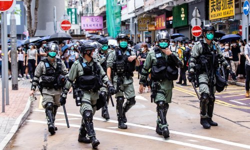 Specijalna policija raspoređena diljem Hong Konga, SAD pritišće Kinu