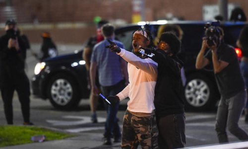 Kamion naletio na prosvjednike na autocesti u Minneapolisu, vozač pretučen