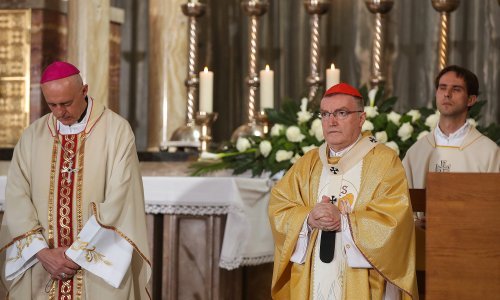 Bozanić na misi za Domovinu: 'Komunistički režim ostavio je pustoš...Ono što se voli ne uništava se, onoga koga se voli, ne vara se