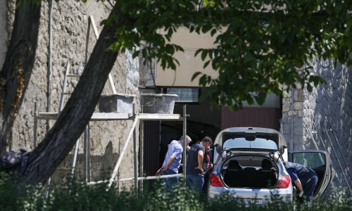 Naprava ispred policijske postaje u Dubravi nema eksplozivno punjenje