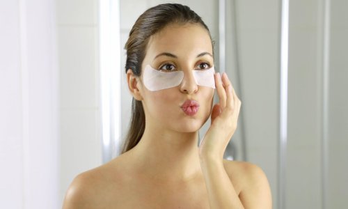 Evo kako se riješiti podočnjaka uz pomoć namirnica i predmeta koje svi imamo u svom domu