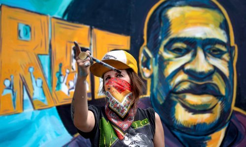 Globalni fenomen: Zašto ljudi masovno na društvenim mrežama objavljuju crne kvadrate