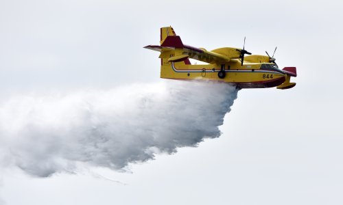 Požar na Pelješcu pod nadzorom gasitelja