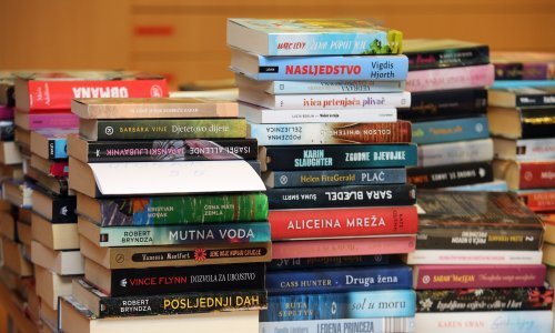 Objavljena zbirka pjesama Tomislava Milohanića 'Svjetlokazi'