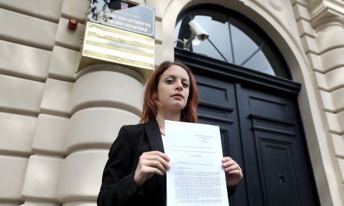 Centar za mirovne studije prijavio nepoznate policajce za mučenje izbjeglica: Koriste palice, udarce, pištolje, do gola ih se skida usred šume