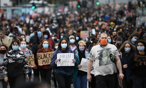 Val prosvjeda protiv policijske brutalnosti i rasizma širi se svijetom