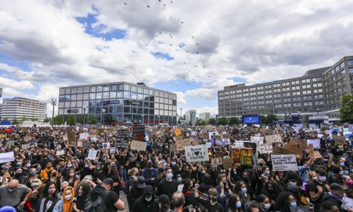 Masovni prosvjedi i sukobi s policijom u nekoliko njemačkih gradova