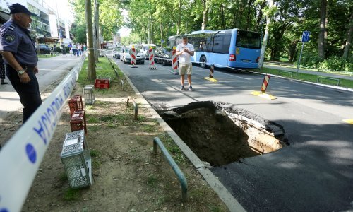 Rupa od dva metra u Bukovačkoj ulici u Zagrebu