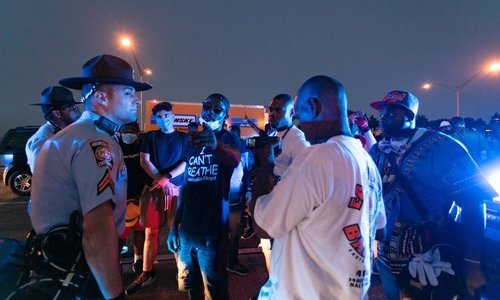 Prosvjednici spalili restoran u Atlanti u kojem je crnca ubila policija