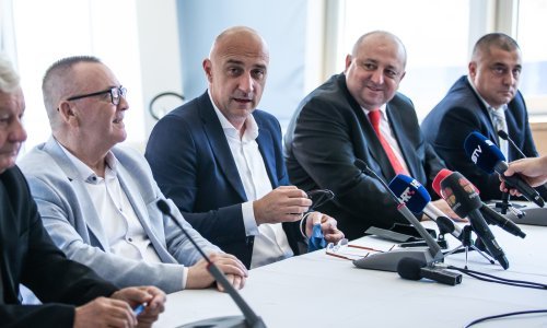 Vrdoljak: Škoro svojim nastupima Hrvatsku opet vodi u podjele