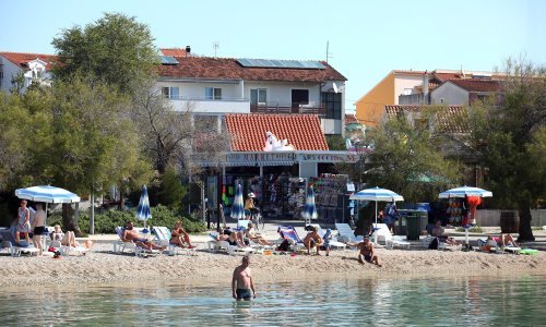 HUT: Otvoreno gotovo tisuću hotela i kampova, broj turista raste za 30.000 dnevno