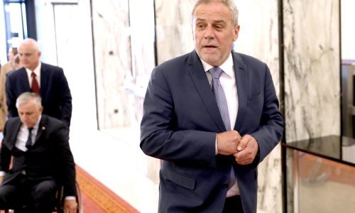 Bandić predao liste i poručio: Prodavači magle i sijači iluzija građane ne zanimaju