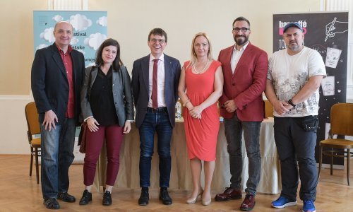 Okolnosti su neizvjesne, ali osmi Festival svjetske književnosti ipak će se održati. Dolazak u rujnu potvrdili Etgar Keret, Dorthe Nors, Philippe Claudel...