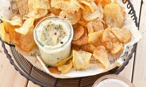 Nešto vam se slano gricka, a ne da vam se do dućana? Evo kako napraviti čips kod kuće