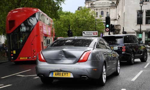 Boris Johnson u sudaru kod britanskog parlamenta