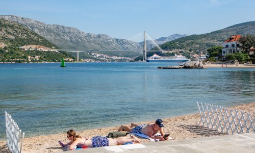 Turistički promet u šest mjeseci i lipnju na oko 30 posto lanjskog