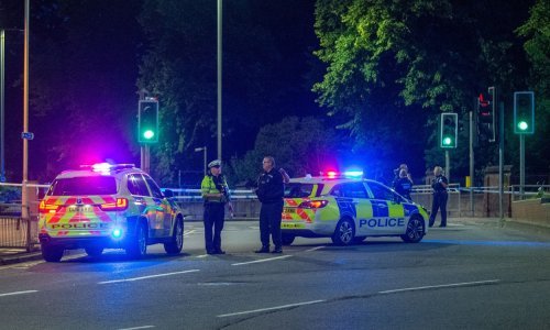 Nekoliko ljudi nasmrt izbodeno u Velikoj Britaniji, dvoje u kritičnom stanju