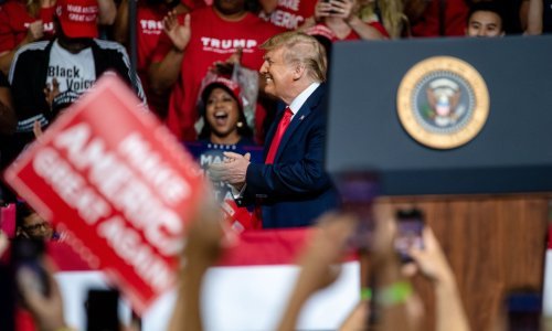 Trump otkazao put u New Jersey zbog širenja pandemije