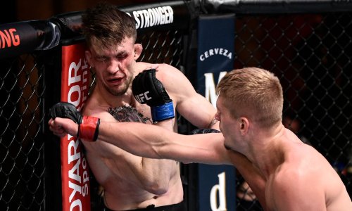 Neviđena i mučna situacija u meču na priredbi UFC-a; borac preklinjao svog trenera da to napravi, a ovaj ga nije poslušao