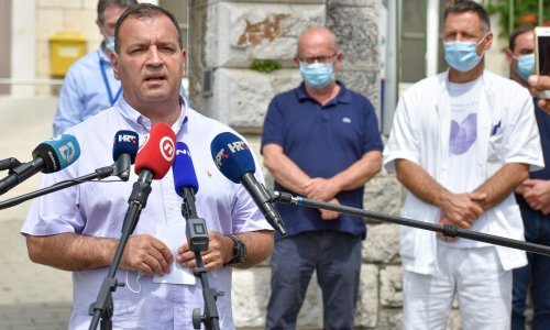 Vili Beroš stigao gasiti korona 'požar u Zadru': Dogodilo se što se dogodilo