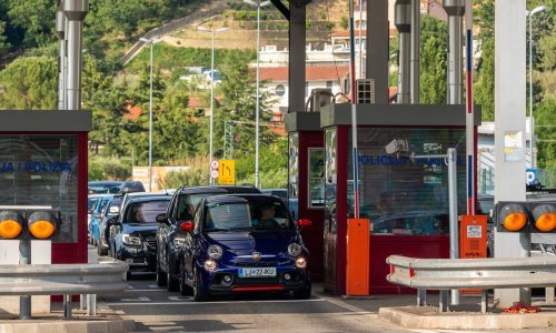 Glasnogovornik slovenske vlade: Hrvatska i dalje sigurna destinacija za Slovence