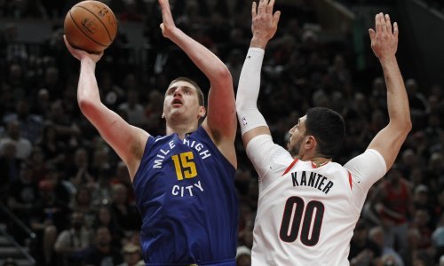 Još jedan poznati sportaš iz regije zaražen koronavirusom; prije desetak dana sjedio je pored Đokovića