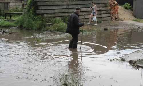 U poplavama u Ukrajini troje poginulo, stotine evakuirane