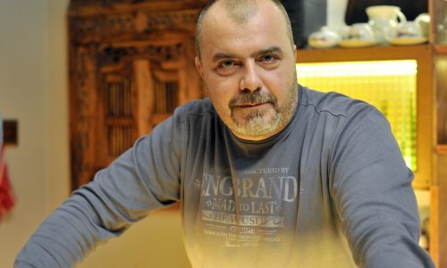 Nikola Kojo napušta Srbiju i odlazi živjeti u susjedstvo: Ne želi da mu djeca odrastaju u crnoj rupi koja guta svoje ljude