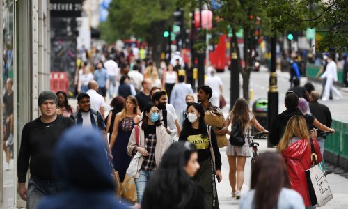 Europa i SAD bore se s porastom novooboljelih, više od 480.000 ljudi diljem svijeta umrlo je od covida-19