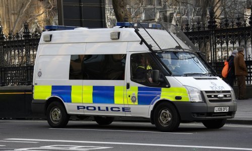 U neredima u Londonu ozlijeđeno 15 policajaca