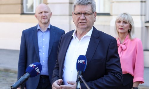 Mrsić: Građani obolijevaju, sezona je uništena dok se HDZ bahati, a SDP statira