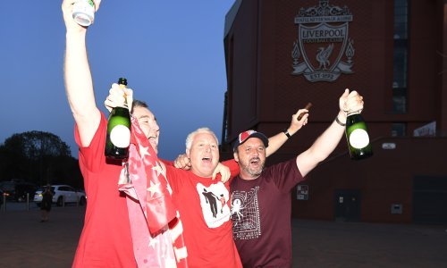 Veliko slavlje navijača 'redsa' nakon potvrde naslova doživjelo oštre osude, a najglasniji je gradonačelnik Liverpoola; zna se i zbog čega