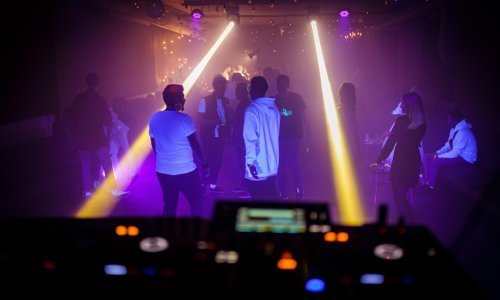 U Zagrebu je 20 novozaraženih koronavirusom: Žarišta u noćnim klubovima, neki oboljeli došli iz Srbije i BiH