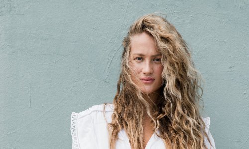 Potvrdila nagađanja: Nakon mjeseci skrivanja Izabel Kovačić konačno pokazala trudnički trbuščić