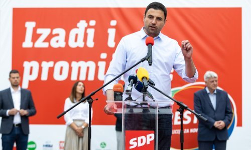 Bernardić: Više nećemo održavati skupove i druženja s članovima stranke i građanima na terenu