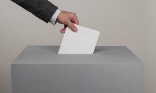 Gong Ustavnom sudu: Država je dužna naći načina da birači i biračice koji su zaraženi koronavirusom glasaju
