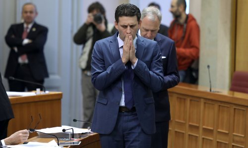 Petrov: Nisam vidio da je Pernar jeo pizzu u sabornici