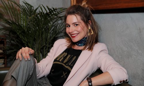 Uživa u suncu i maženju: Tihana Lazović ne odvaja se od svog dragog