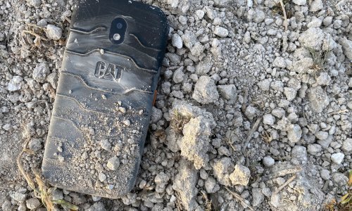 CAT predstavio novi super otporni smartfon - CAT S42